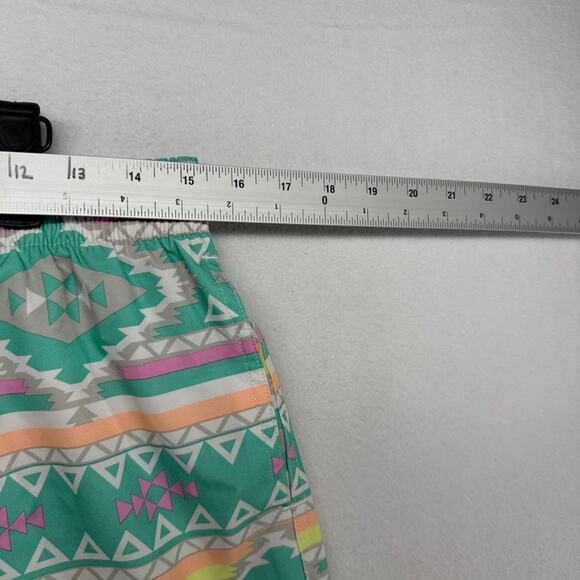 Chubbies Swim Trunks Men's Large Blue Colorful Aztec Southwestern All Over 8 in - Picture 3 of 10